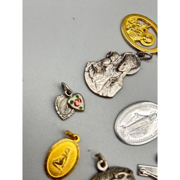 Assorted Vintage Religious Medals Crosses & Charms Lot 10 Pcs Christianity - Picture 4 of 8